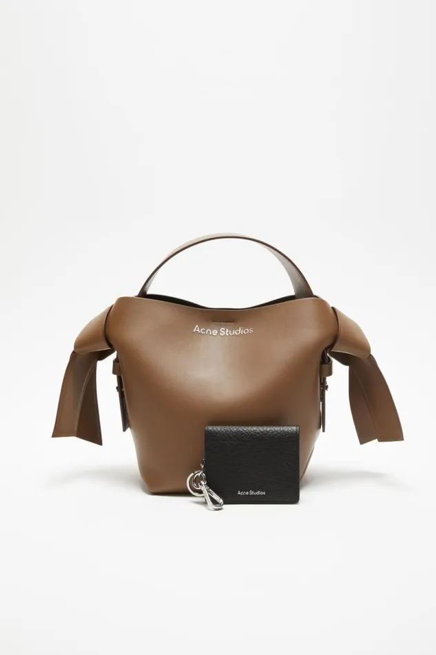 Acne Studios Folded Leather Wallet Black Women Small Leather Goods Acne Studios Folded Leather Wallet Black Women Small Leather Goods