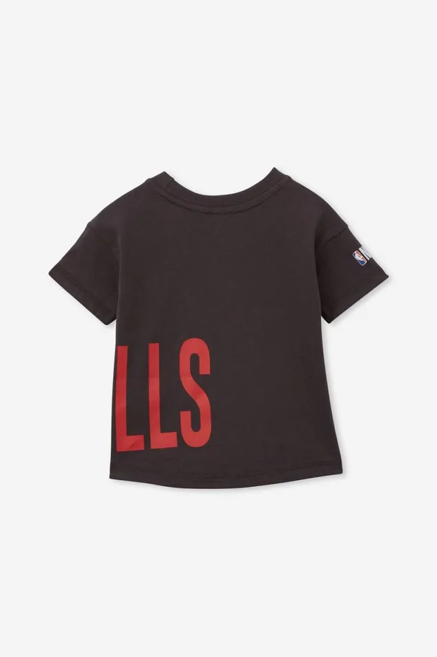 Baby Tops Jackets and Sweaters Cotton On Andie Drop Shoulder Tee Lcn Lcn Nba Phantomchicago Bulls Oversized Logo