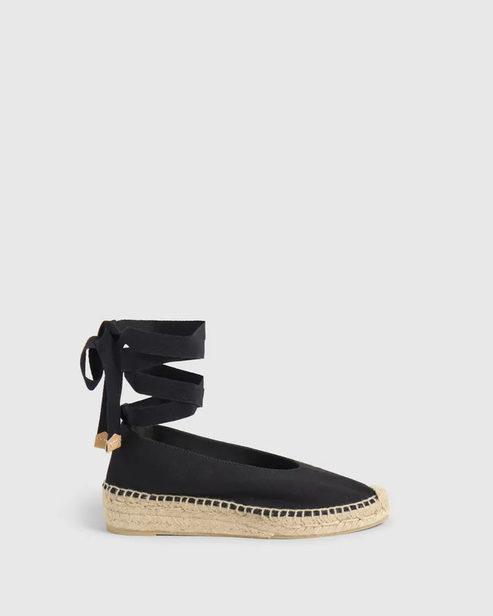 Castaer Gea2001 Negro Women Flats