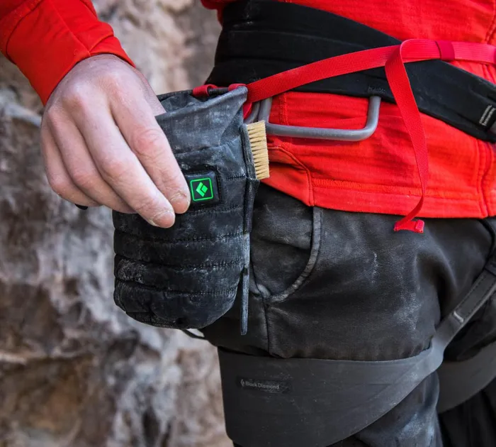 Equipment Chalk and Chalk Bags Black Diamond Hot Forge Heated Chalk Bag 8211 Black Diamond Gear