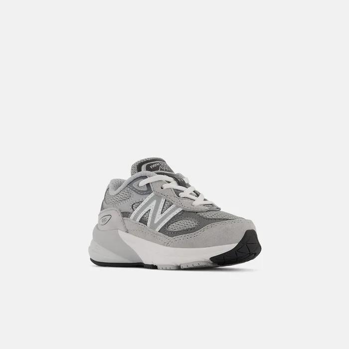 Kids 990v6 Grey With Silver New Balance Size 0 8211 10