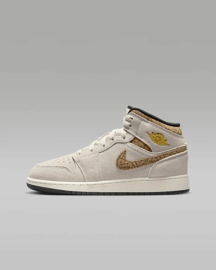 Kids Nike Jordan Air Jordan 1 Mid SE Light Orewood Brownwhitelight British Tanmetallic Gold
