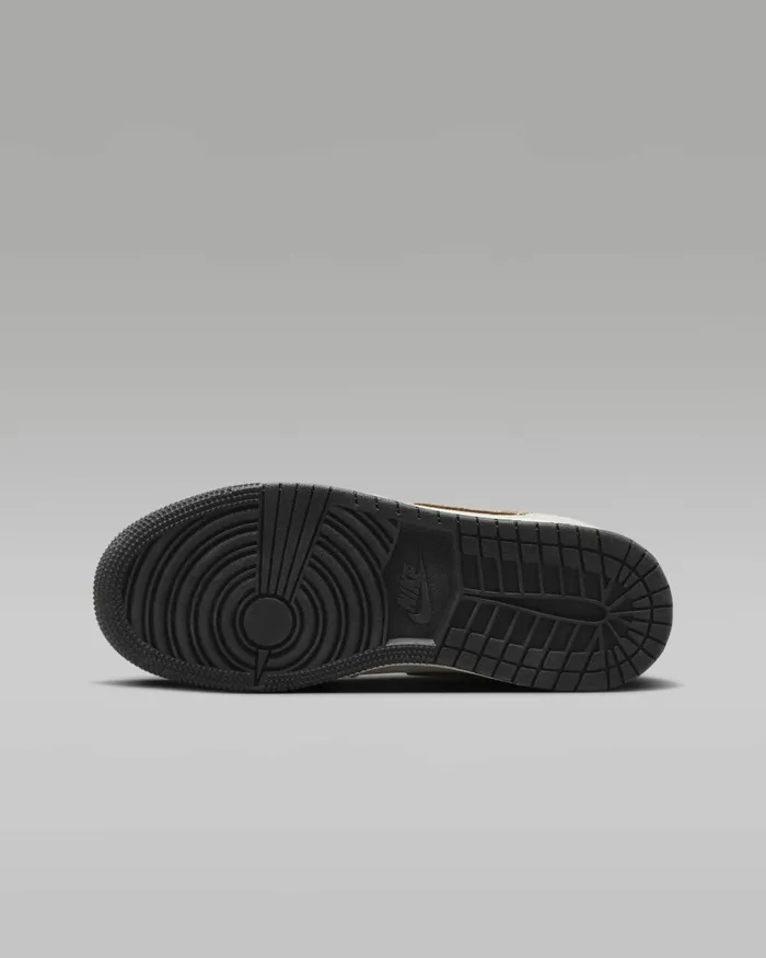 Kids Nike Jordan Air Jordan 1 Mid SE Light Orewood Brownwhitelight British Tanmetallic Gold