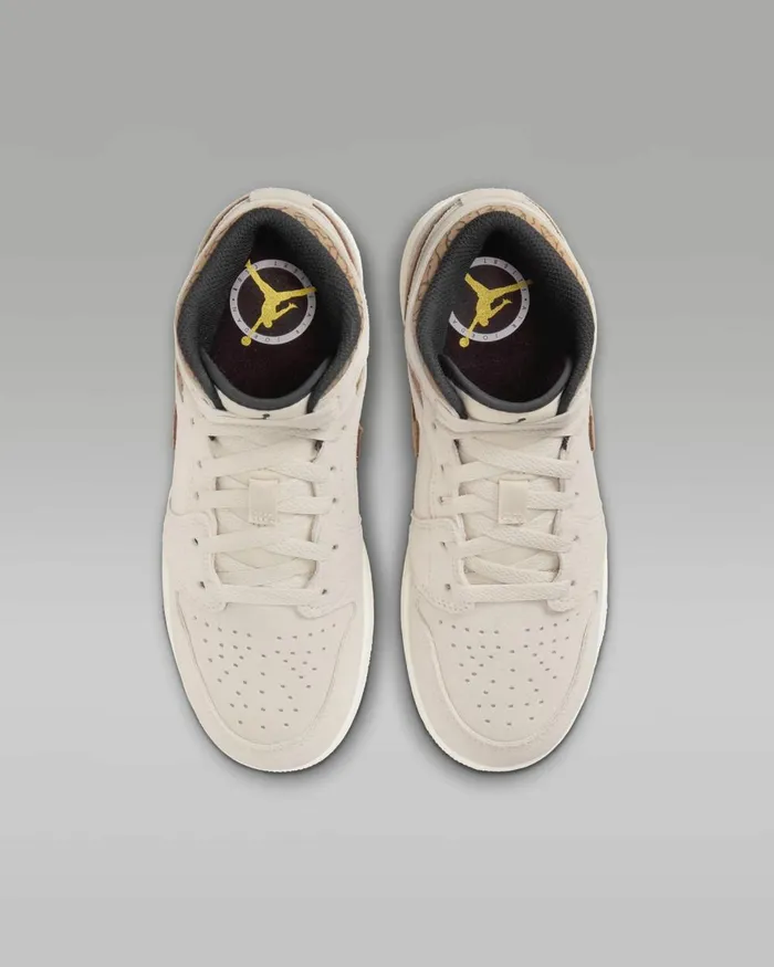 Kids Nike Jordan Air Jordan 1 Mid SE Light Orewood Brownwhitelight British Tanmetallic Gold