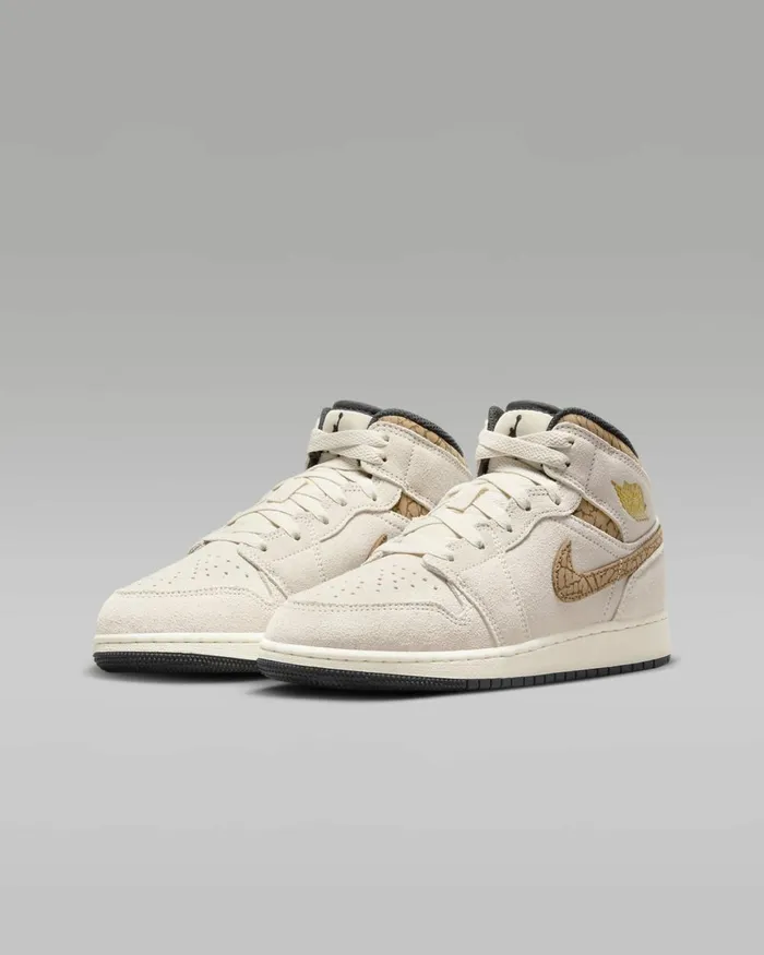 Kids Nike Jordan Air Jordan 1 Mid SE Light Orewood Brownwhitelight British Tanmetallic Gold