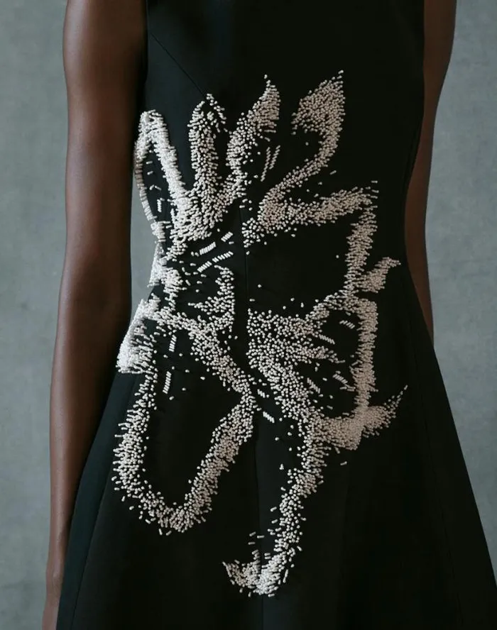 Lafayette 148 New York HandBeaded Rose WoolSilk Crepe Sleeveless Dress Black Ready To Wear Dresses