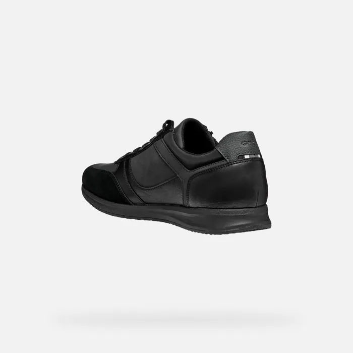 Man Geox Sneakers AVERY MAN Black Low Top Sneakers Black