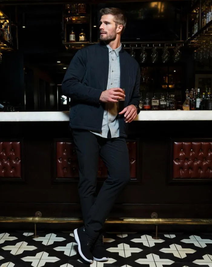 Men Pants TravisMathew OPEN TO CLOSE TECH CHINO PANT Black Men Pants TravisMathew OPEN TO CLOSE TECH CHINO PANT Black