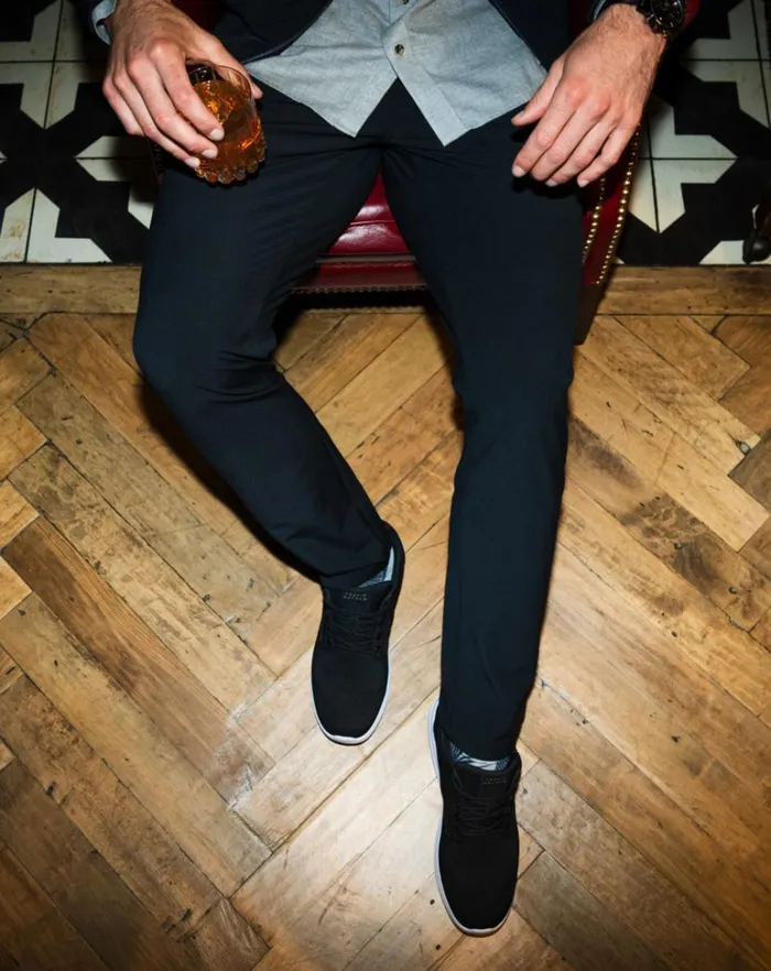Men Pants TravisMathew OPEN TO CLOSE TECH CHINO PANT Black Men Pants TravisMathew OPEN TO CLOSE TECH CHINO PANT Black