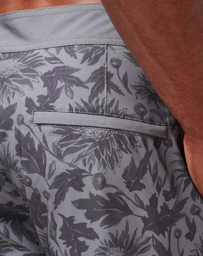Men Shorts TravisMathew GREEN BOTTLES BOARDSHORT Heather Grey Men Shorts TravisMathew GREEN BOTTLES BOARDSHORT Heather Grey