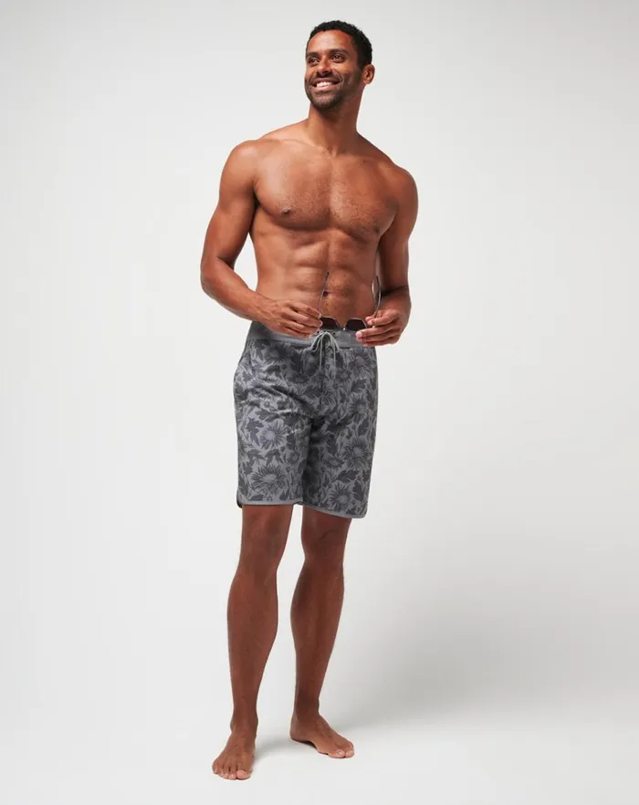Men Shorts TravisMathew GREEN BOTTLES BOARDSHORT Heather Grey Men Shorts TravisMathew GREEN BOTTLES BOARDSHORT Heather Grey