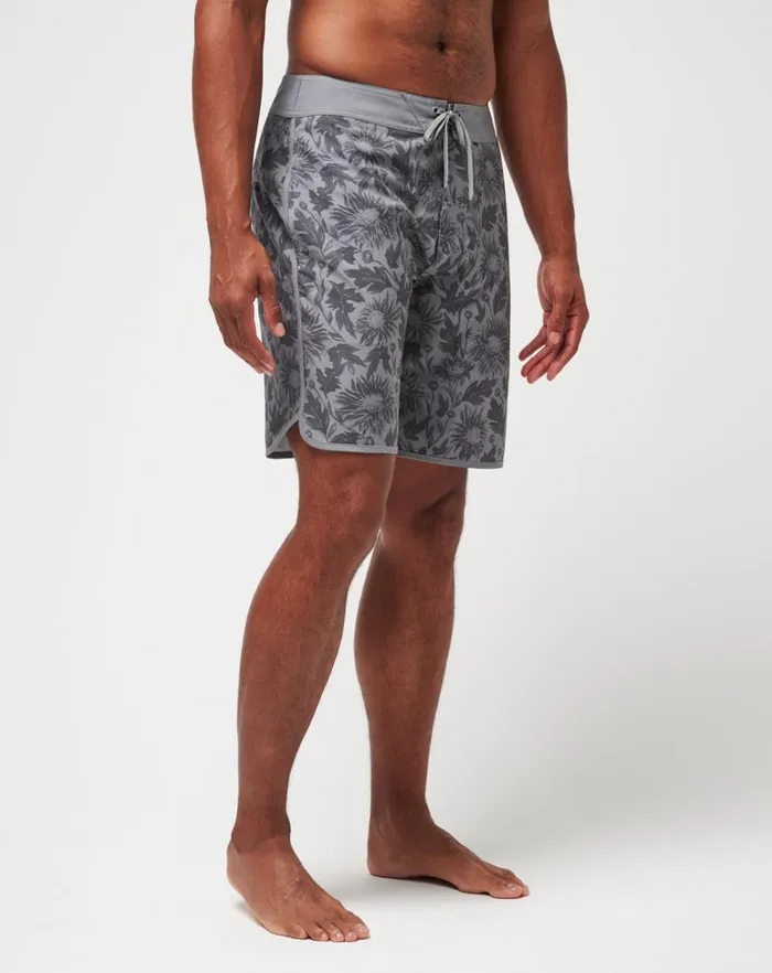 Men Shorts TravisMathew GREEN BOTTLES BOARDSHORT Heather Grey Men Shorts TravisMathew GREEN BOTTLES BOARDSHORT Heather Grey