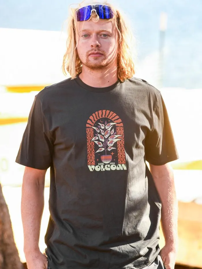 Mens TShirts and Tanks Volcom Delights Farm To Yarn Short Sleeve Tee 8211 Stealth