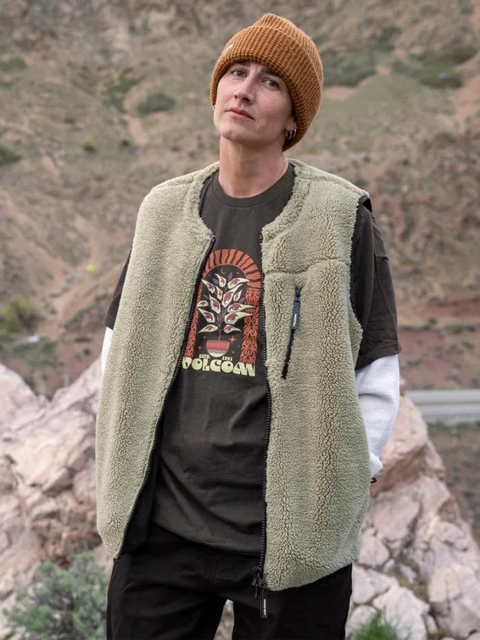 Mens TShirts and Tanks Volcom Delights Farm To Yarn Short Sleeve Tee 8211 Stealth