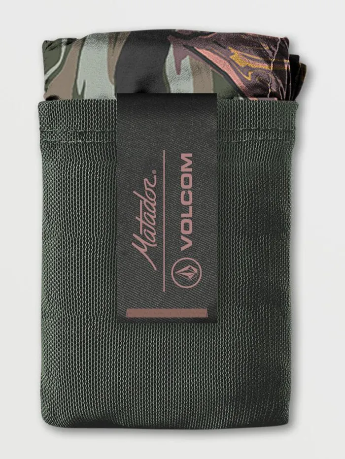 MensWomens Accessories Volcom Matador Pocket Blanket 8211 Rinsed Black