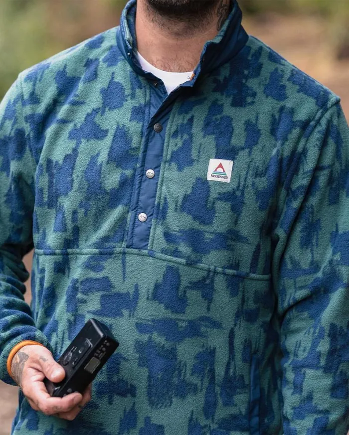 Passenger Clothing Adrift Recycled Polar Fleece Oak Patch Deep Ocean Men Fleece
