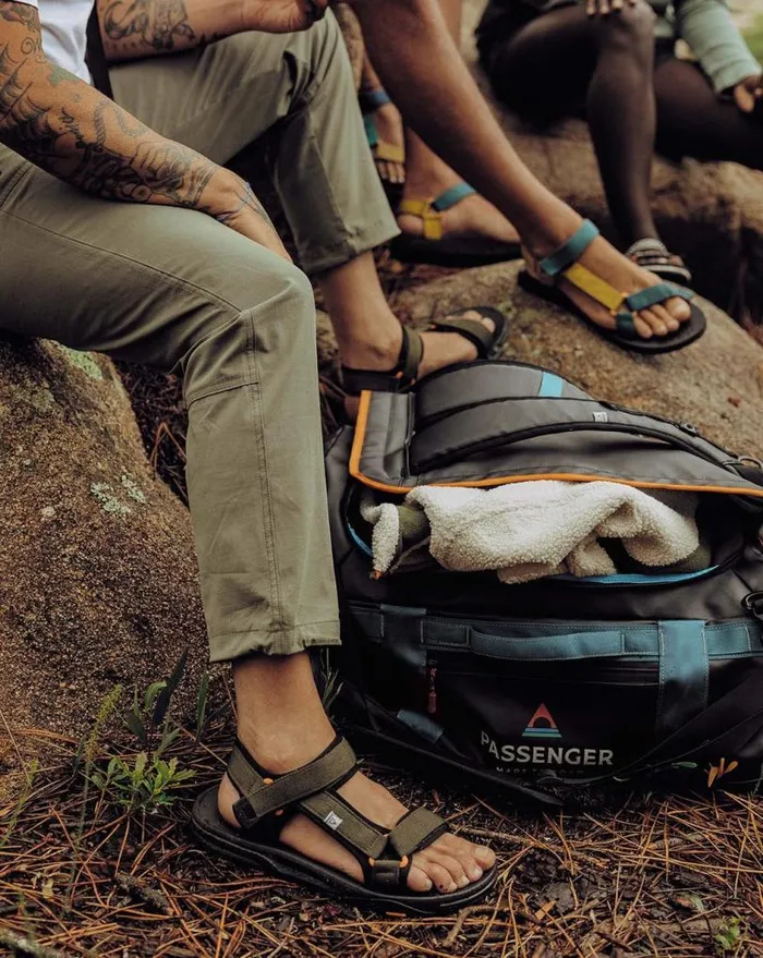 Passenger Clothing Rising Sandal Khaki Men Flip Flops and Sandals