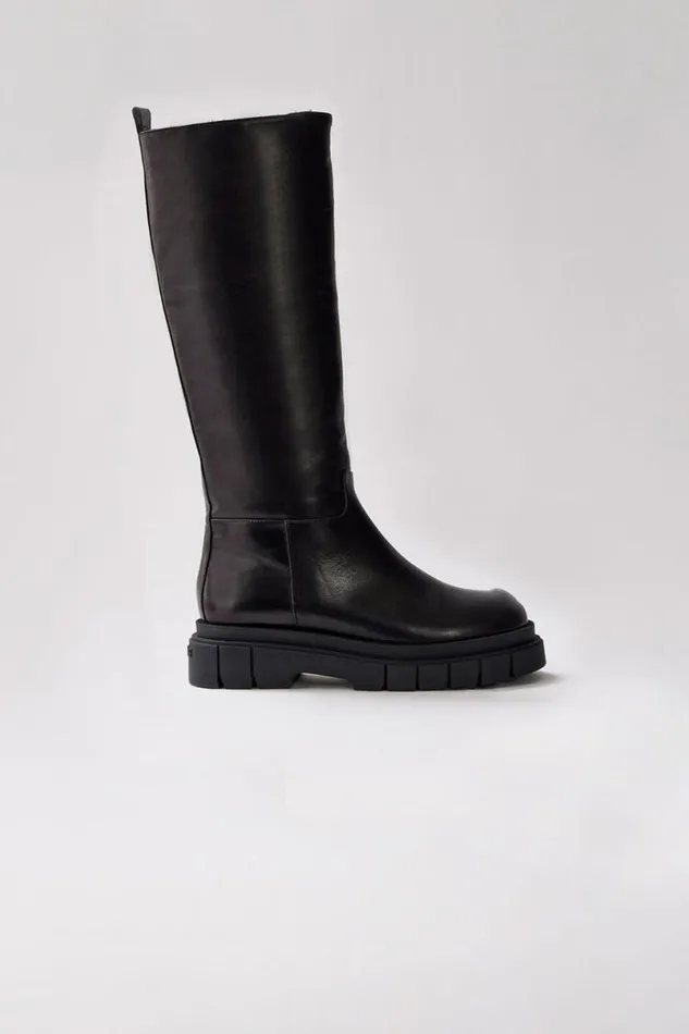 Tall Boots Women Mackage COMMANDER Shearlinglined Lug Sole R Leather Boot For Women Black