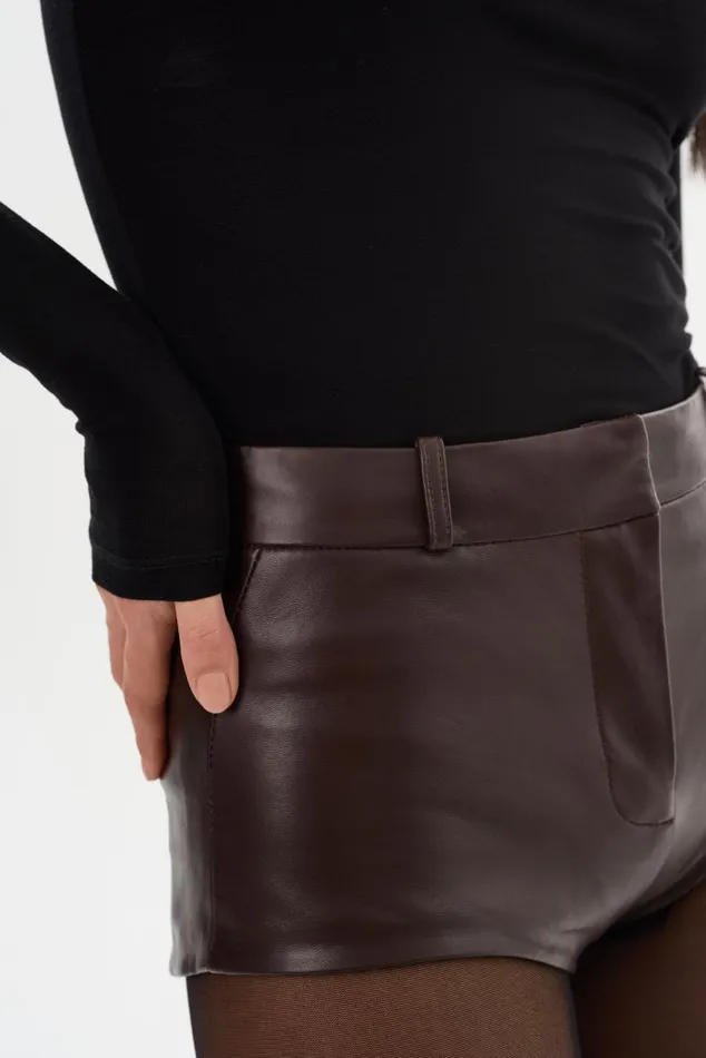 Women ANNAISE Leather Hot Shorts Mahogany LAMARQUE Pants and Shorts Women ANNAISE Leather Hot Shorts Mahogany LAMARQUE Pants and Shorts
