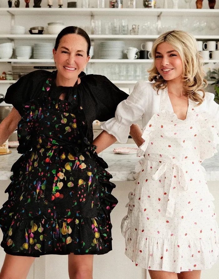 Women Cynthia Rowley Home CR X Kit Ruffle Apron White