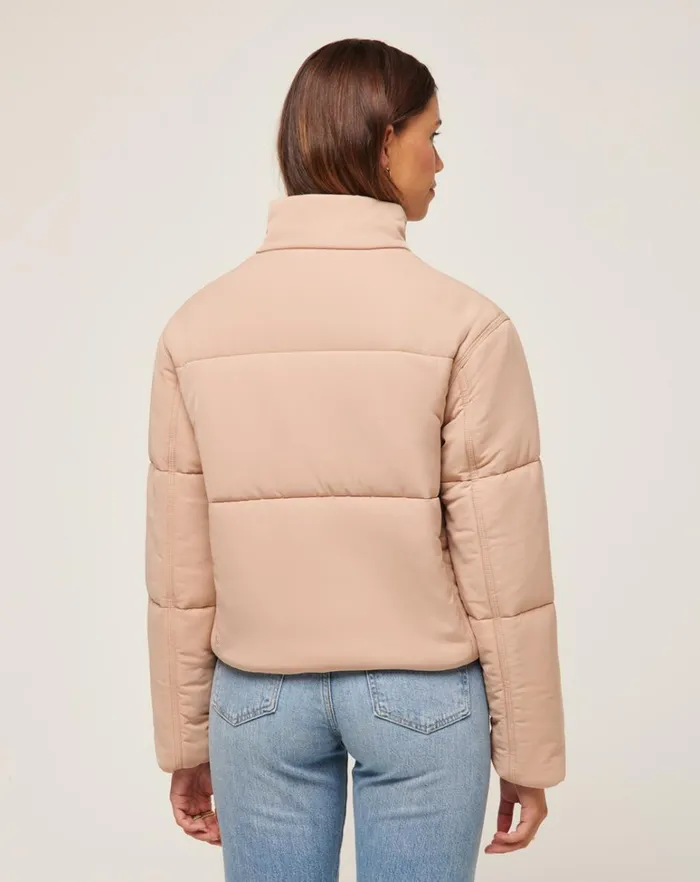 Women Jackets TravisMathew MONT BLANC PUFFER Natural Women Jackets TravisMathew MONT BLANC PUFFER Natural