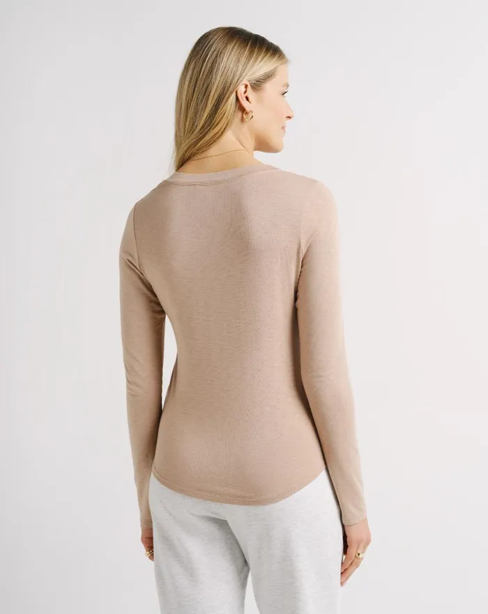 Women Shirts and Tops TravisMathew CLOUD JERSEY HENLEY Natural