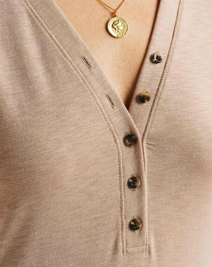 Women Shirts and Tops TravisMathew CLOUD JERSEY HENLEY Natural
