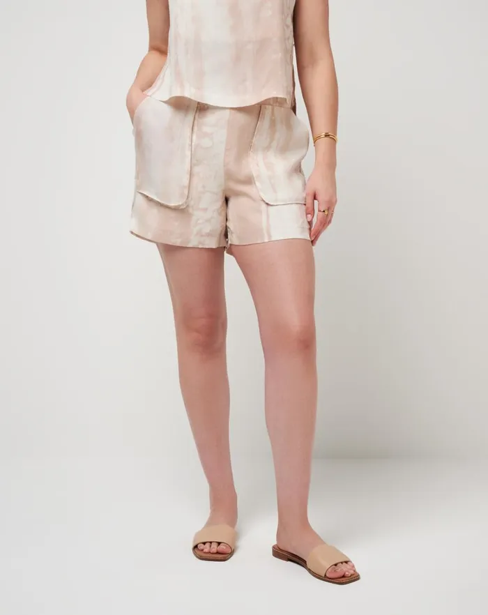 Women Shorts TravisMathew TROPIC WINDS SHORT Brazilian Sand Women Shorts TravisMathew TROPIC WINDS SHORT Brazilian Sand