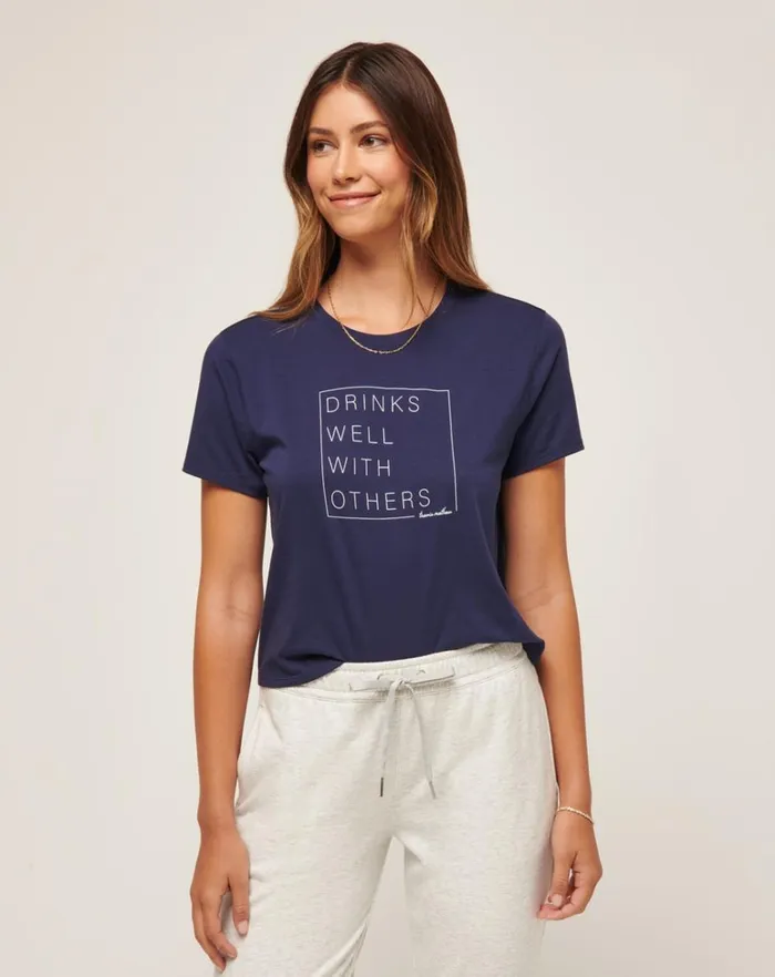 Women Tees TravisMathew DAY AT THE RACES GRAPHIC TEE Navy Women Tees TravisMathew DAY AT THE RACES GRAPHIC TEE Navy